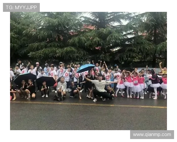 深圳街舞队的心理素质揭秘：舞动背后的坚持与激情